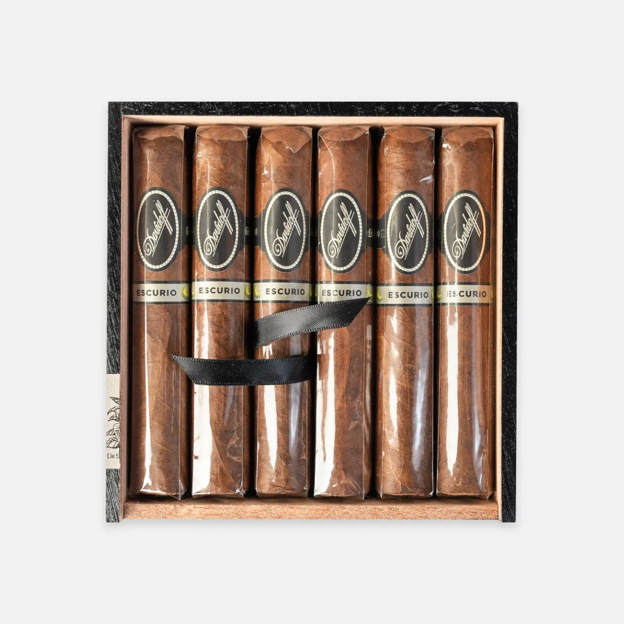 Davidoff Escurio cigars in an elegant box presentation.