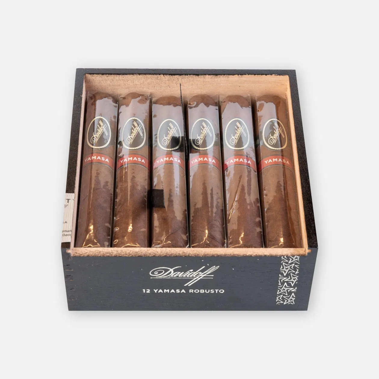Davidoff Yamasá Robusto cigars in elegant black box.