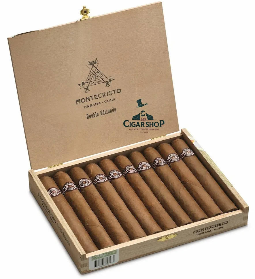 Montecristo Double Edmundo cigars in an elegant wooden box.