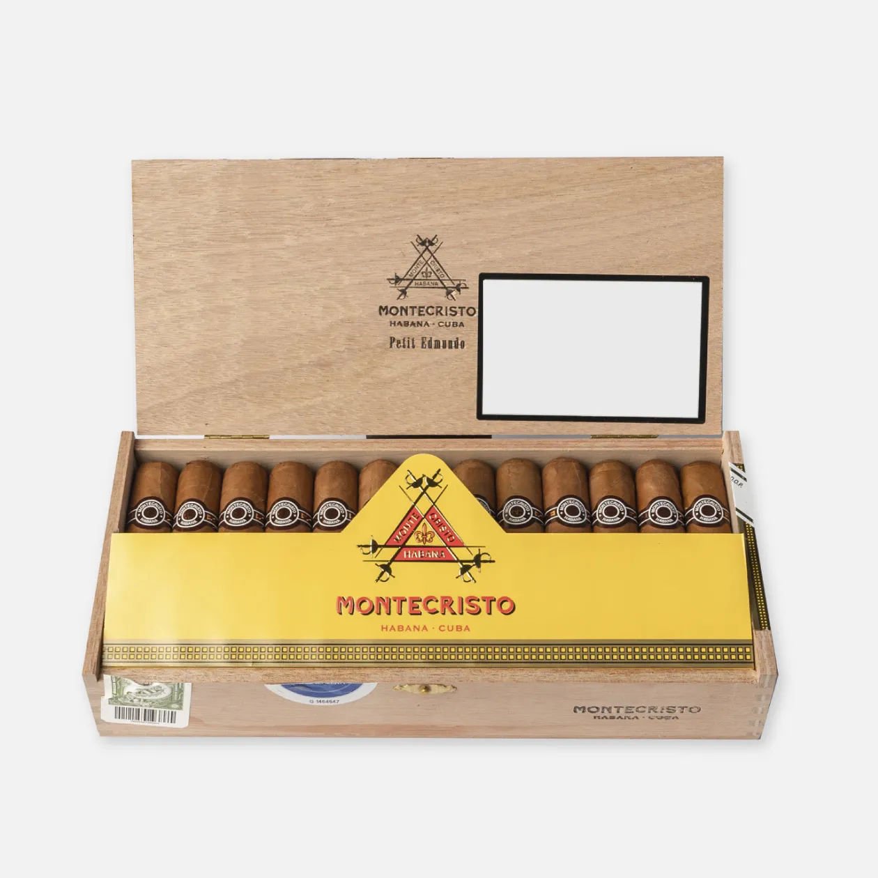 Montecristo Petit Edmundo cigars in elegant wooden box.