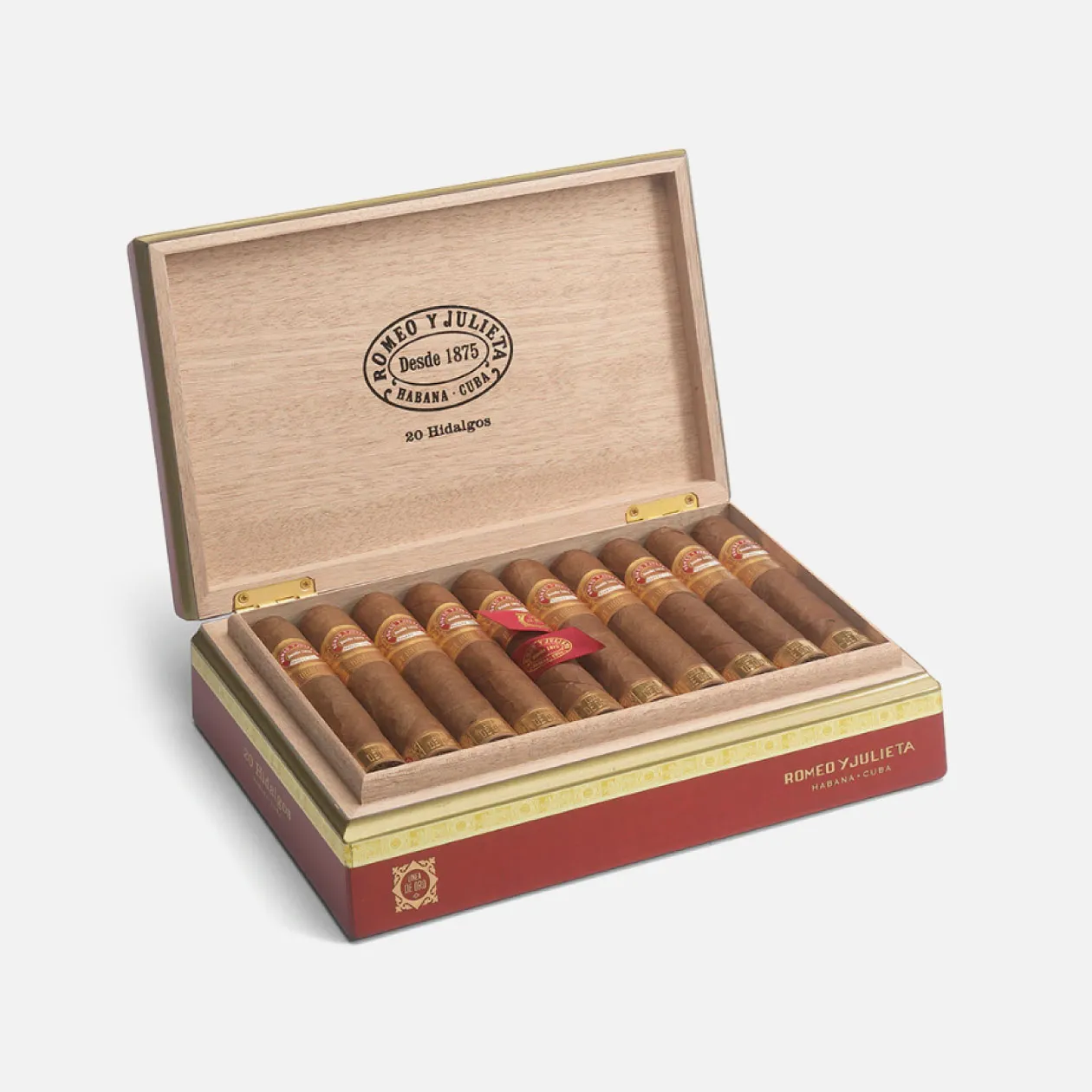 Romeo y Julieta cigars in a wooden box, elegant premium presentation.